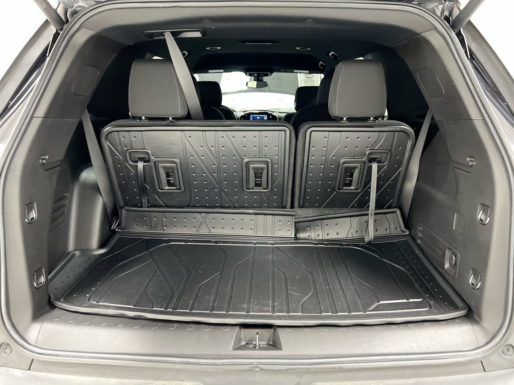 Used 2022 Chevrolet Traverse LT FWD image 24