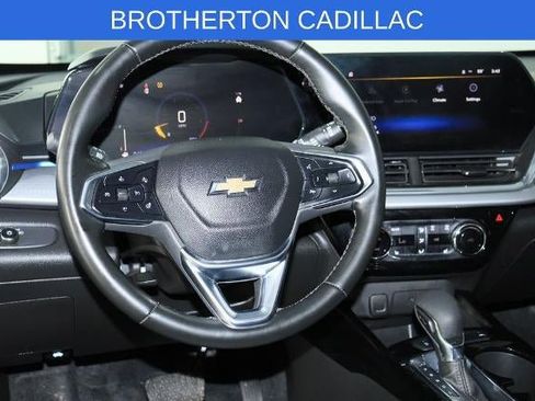 Used 2024 Chevrolet Trax LT w/ Driver Confidence Package FWD image 19