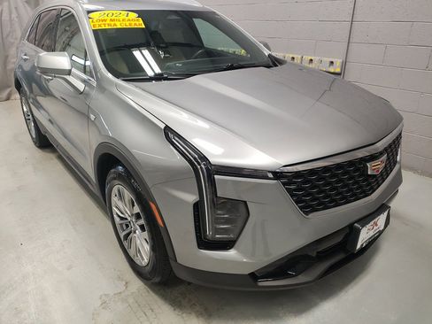 Used 2024 Cadillac XT4 Premium Luxury image 5