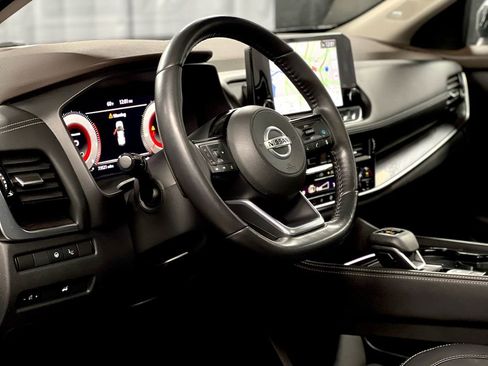 Used 2021 Nissan Rogue Platinum image 12