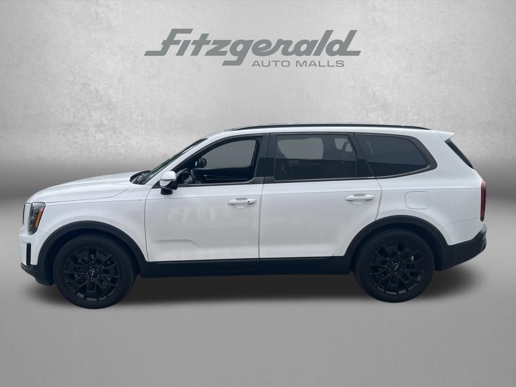 Used 2022 Kia Telluride SX w/ Nightfall Edition Package AWD/4WD image 2