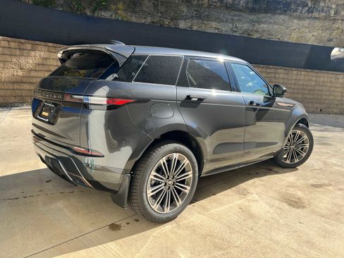 Used 2025 Land Rover Range Rover Evoque Dynamic SE image 3