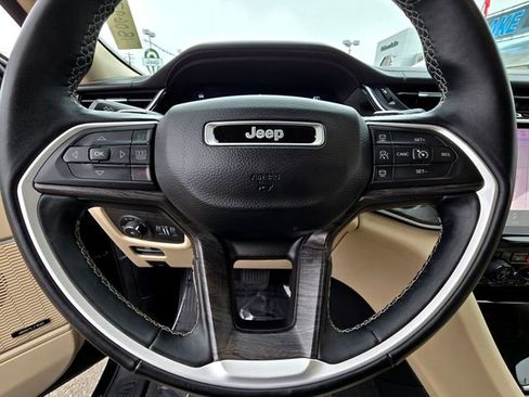 Certified 2022 Jeep Grand Cherokee Limited image 13