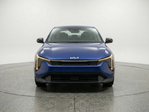 Used 2025 Kia K4 FWD image 2