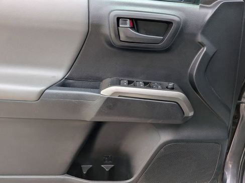 Used 2021 Toyota Tacoma SR5 RWD image 13