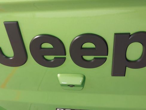 Used 2025 Jeep Gladiator Sport AWD/4WD image 34
