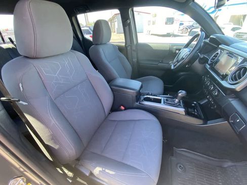 Certified 2019 Toyota Tacoma TRD Off-Road w/ Technology Package AWD/4WD image 24