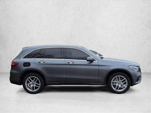 Used 2019 Mercedes-Benz GLC 300 4MATIC image 4