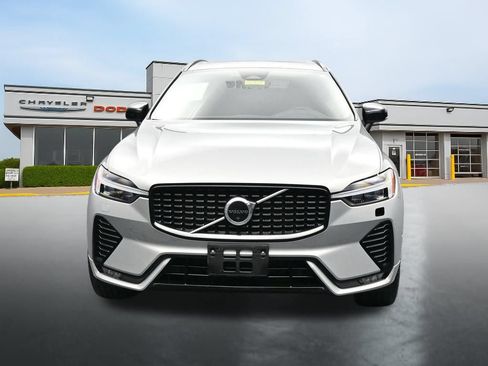 Used 2023 Volvo XC60 B5 Plus w/ Protection Package Premier AWD/4WD image 8