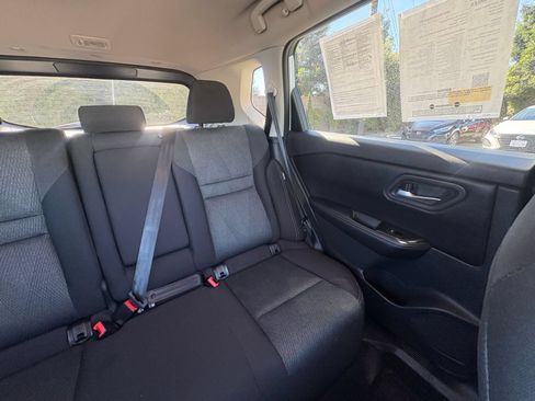 Used 2025 Nissan Rogue SV AWD/4WD image 39