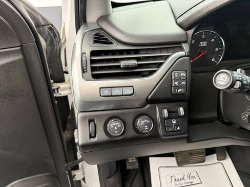 Used 2019 Chevrolet Suburban Premier w/ Premier Plus Edition AWD/4WD image 23