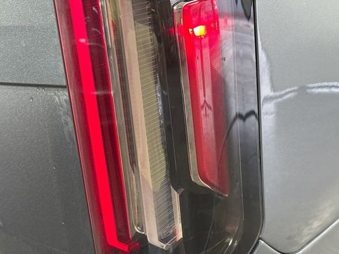 Used 2021 Cadillac Escalade ESV Premium Luxury image 34