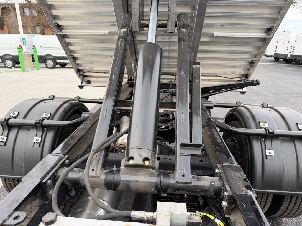 New 2024 Ford F550 4x4 Regular Cab Super Duty image 12
