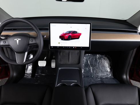 Used 2024 Tesla Model Y Performance image 34