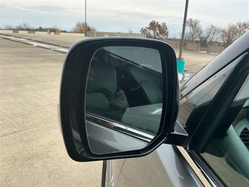 Used 2017 INFINITI QX80 4WD w/ Driver Assistance Package image 18