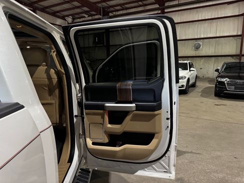 Used 2017 Ford F150 Lariat w/ Equipment Group 502A Luxury image 20