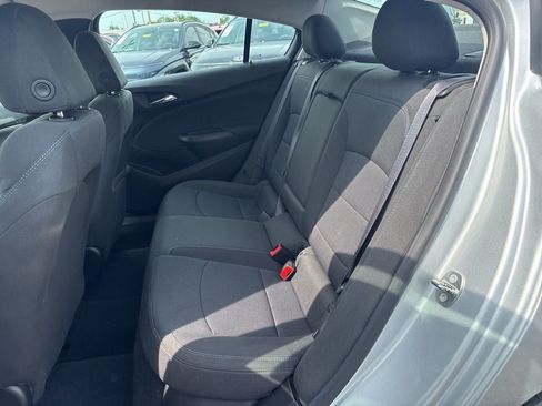 Used 2017 Chevrolet Cruze LT w/ Convenience Package FWD image 30