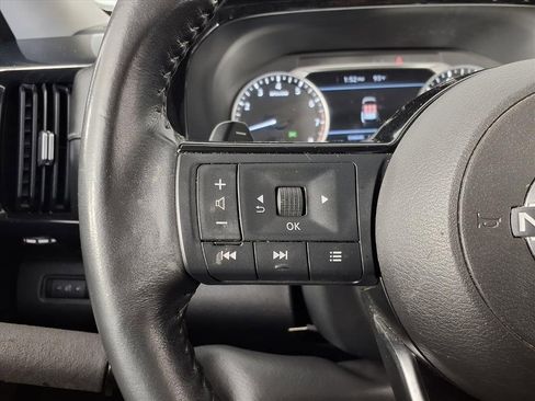 Used 2022 Nissan Pathfinder SV image 10