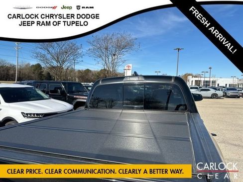 Used 2022 Toyota Tacoma TRD Off-Road image 10