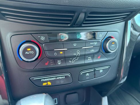 Used 2017 Ford Escape Titanium AWD/4WD image 16
