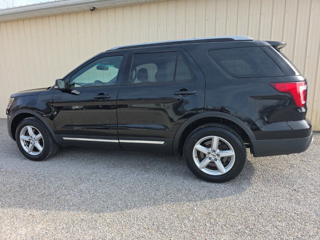 Used 2016 Ford Explorer XLT w/ Equipment Group 201A AWD/4WD image 10