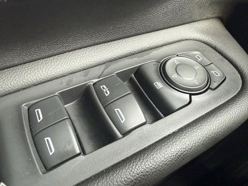 Used 2023 GMC Terrain SLE w/ Driver Convenience Package image 24