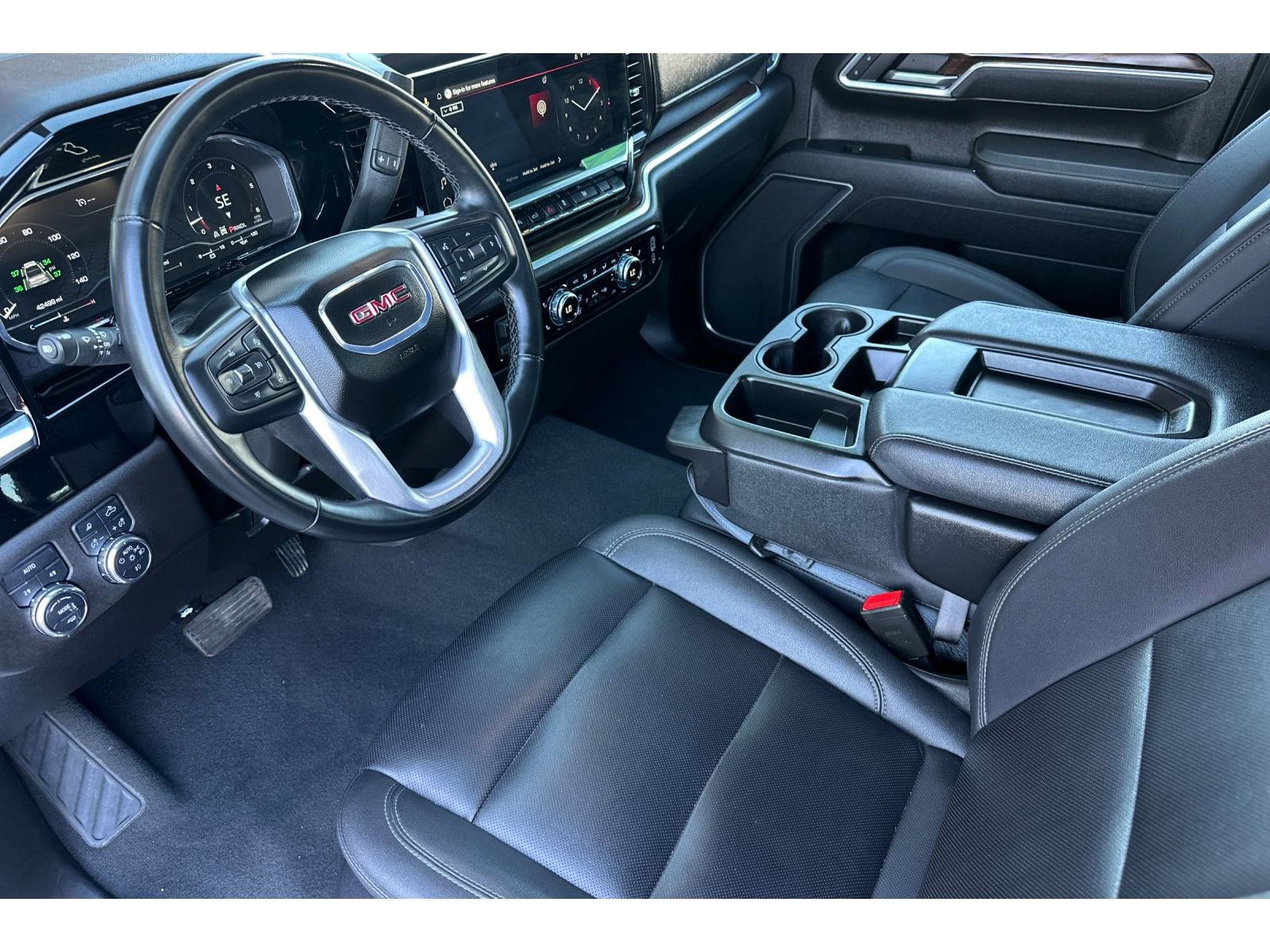 Used 2025 GMC Sierra 1500 SLT AWD/4WD image 10