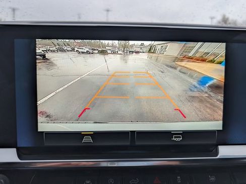 Used 2024 Chevrolet Silverado 1500 LT image 23