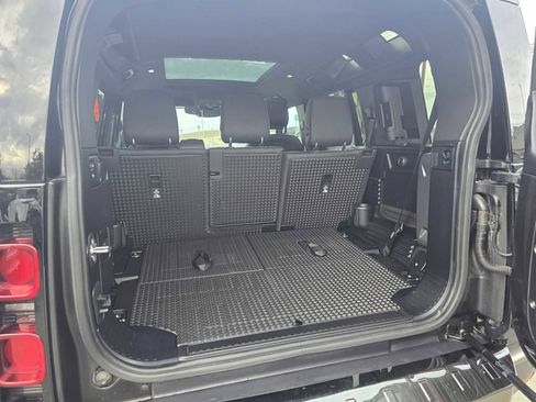 Used 2022 Land Rover Defender 110 X-Dynamic HSE image 17