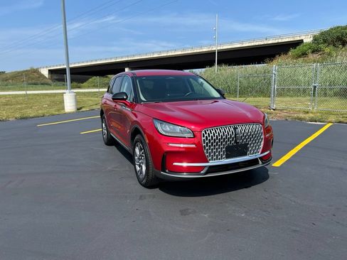 Certified 2025 Lincoln Corsair AWD w/ Equipment Group 101A image 5