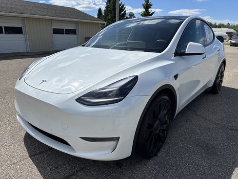 Used 2022 Tesla Model Y Performance AWD/4WD image 12