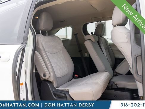 Used 2022 Toyota Sienna LE FWD image 26