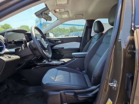 Certified 2024 Chevrolet Trax LT w/ Driver Confidence Package FWD image 14