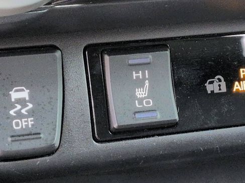 Used 2025 Toyota RAV4 XSE AWD/4WD image 29