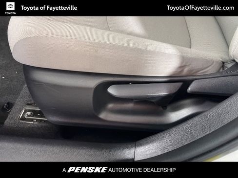 Used 2022 Toyota Corolla LE image 20