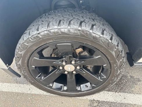 Used 2016 Chevrolet Tahoe LTZ AWD/4WD image 12