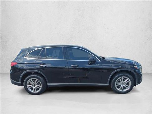 Used 2023 Mercedes-Benz GLC 300 image 4