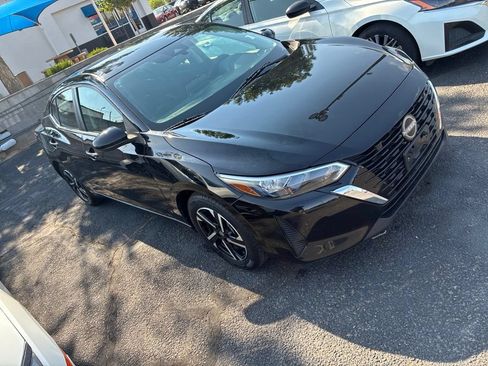 Used 2024 Nissan Sentra SV FWD image 2