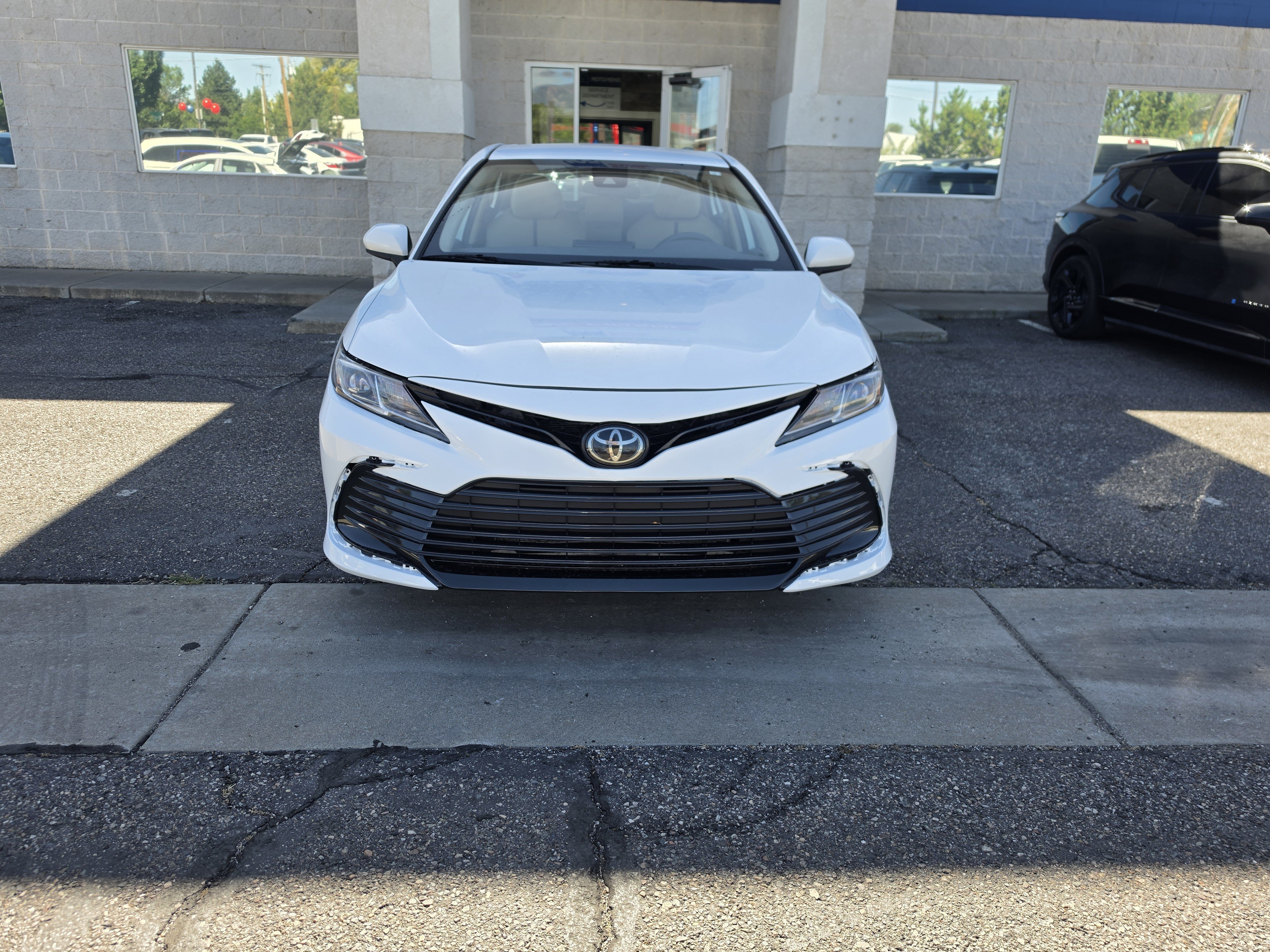 Used 2023 Toyota Camry LE FWD image 2