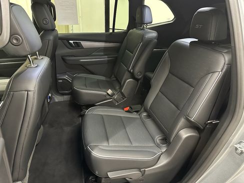 Certified 2025 Buick Enclave Sport Touring image 16