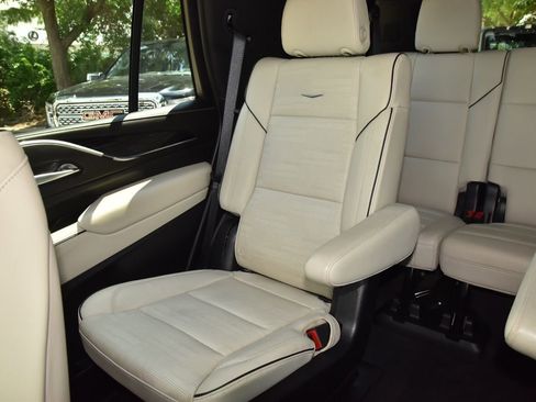 Used 2023 Cadillac Escalade Sport AWD/4WD image 20