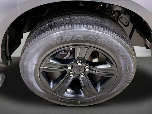 Used 2022 RAM 1500 Classic Warlock w/ Electronics Group AWD/4WD image 32