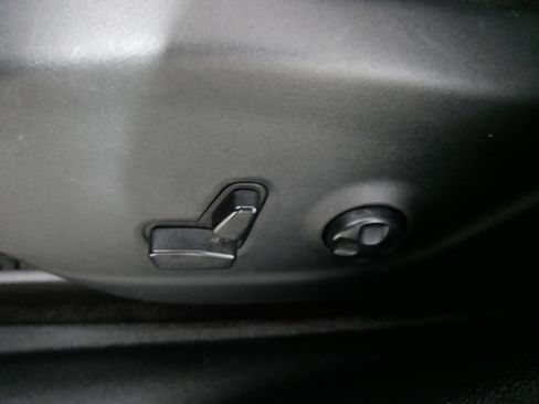 Used 2018 Jeep Cherokee Latitude Plus w/ Cold Weather Group image 20