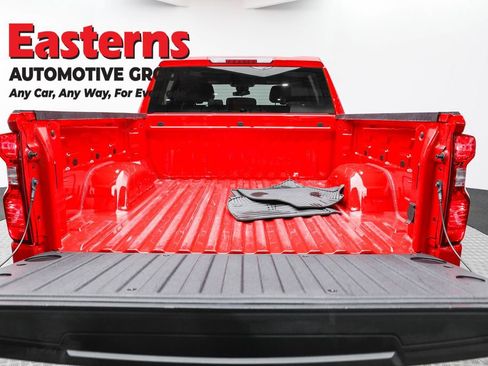 Used 2023 Chevrolet Silverado 1500 LT AWD/4WD image 9