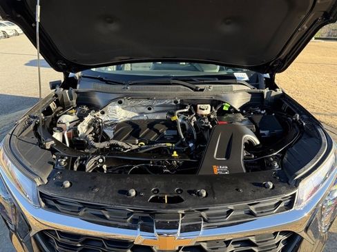 Used 2025 Chevrolet Trax LT image 30