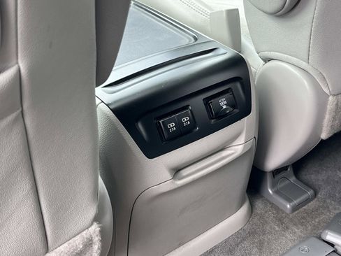 Used 2018 Toyota Sienna XLE image 22