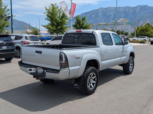 Used 2012 Toyota Tacoma 4x4 Double Cab w/ TRD Sport Pkg image 3