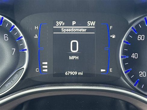 Used 2023 Chrysler Voyager LX image 20