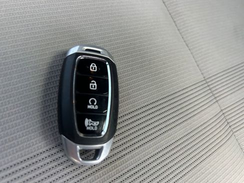 Used 2025 Hyundai Venue SEL FWD image 31