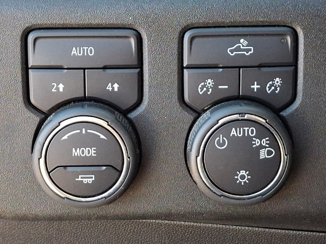 Used 2024 Chevrolet Silverado 1500 LT AWD/4WD image 9
